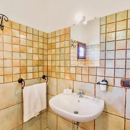 Bed & Breakfast With Swimming Pool Between Sea And Countryside Badesi