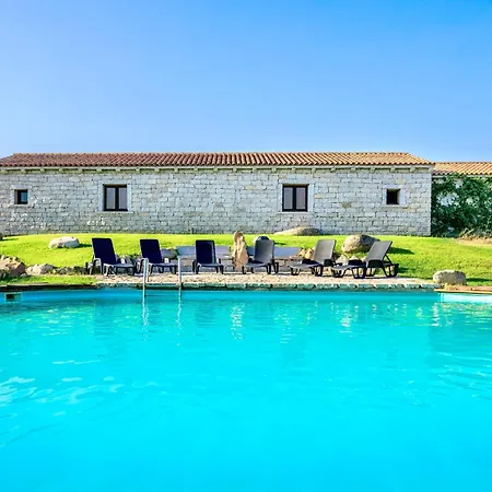 Bed & Breakfast With Swimming Pool Between Sea And Countryside *