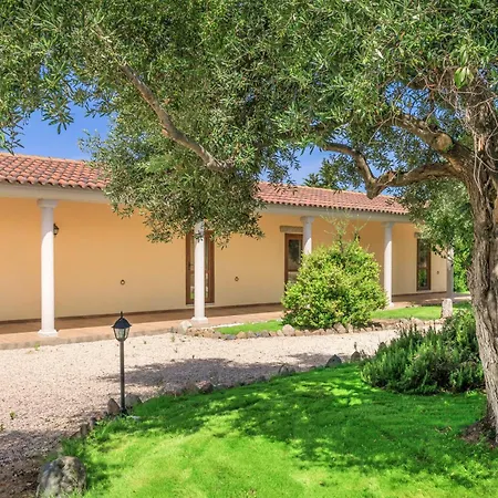 With Swimming Pool Between Sea And Countryside Bed & Breakfast *