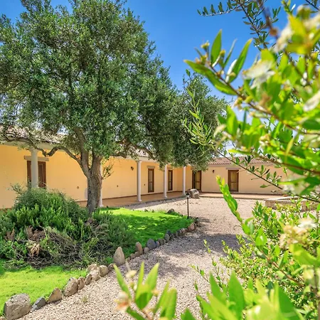 Bed & Breakfast With Swimming Pool Between Sea And Countryside