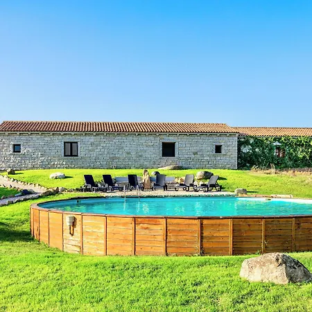 With Swimming Pool Between Sea And Countryside 巴德希